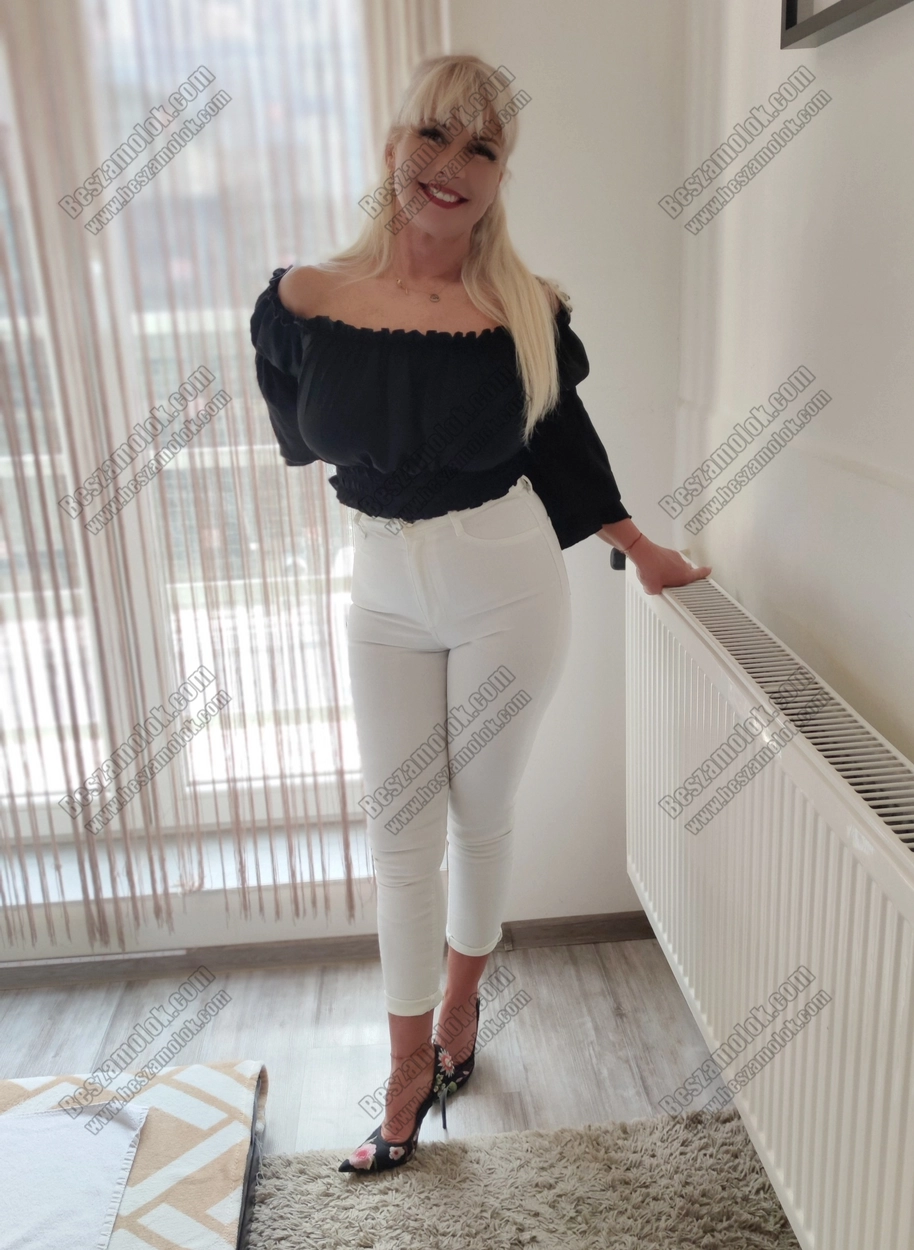 Dóri ESZO masszazs hirdeto kepes profil - eszo-masszazs.hu Dóri - +36 20 453 4927 - ESZO masszazs foto