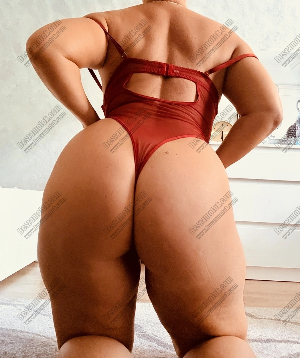 Heni ESZO masszazs hirdeto kepes profil - eszo-masszazs.hu Heni - +36 20 420 9296 - ESZO masszazs foto